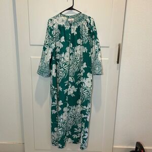 Smart Time Vintage Green Floral Print Smocked Neck Zip Front Robe Maxi Dress